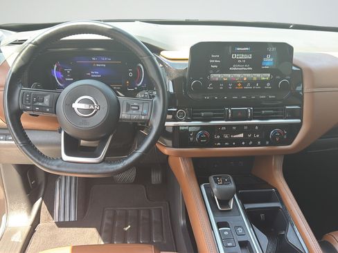 Used 2024 Nissan Pathfinder Platinum FWD image 33