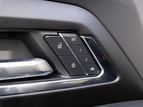 New 2025 Chevrolet Silverado EV LT image 15