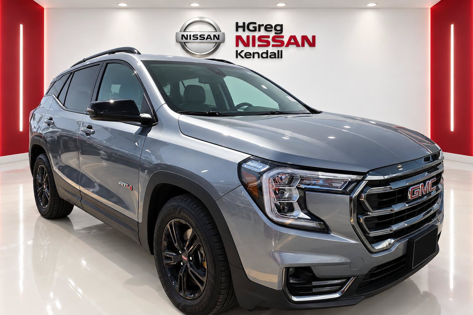 Used 2023 GMC Terrain AT4 AWD/4WD image 3