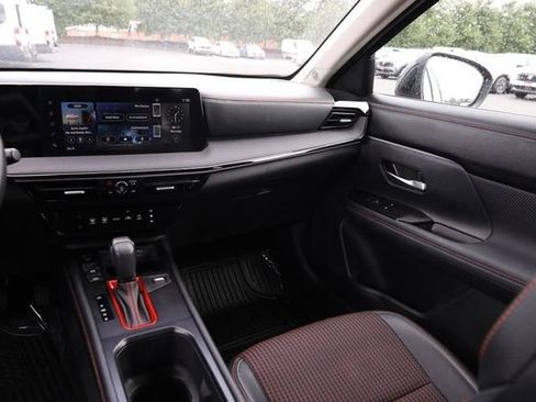 Certified 2025 Nissan Kicks SR AWD/4WD image 27