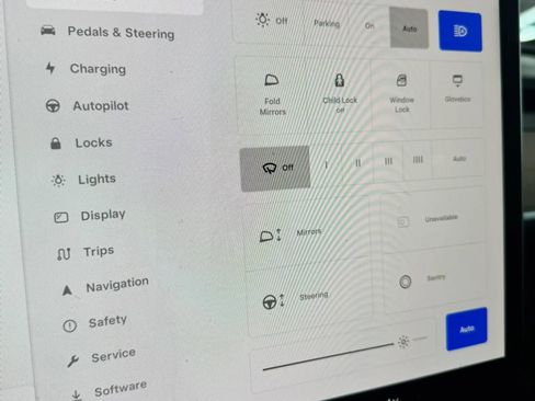 Used 2023 Tesla Model Y Long Range image 30