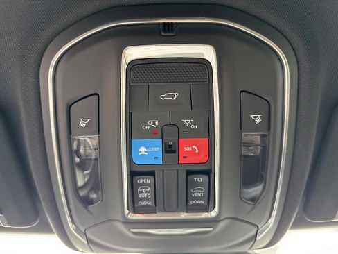 New 2025 Jeep Grand Cherokee L Altitude image 49