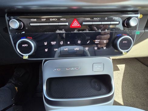 New 2026 Hyundai Ioniq 9 SEL image 18