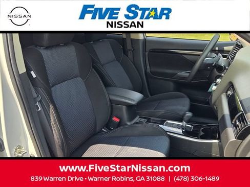 Used 2020 Mitsubishi Outlander ES FWD image 16