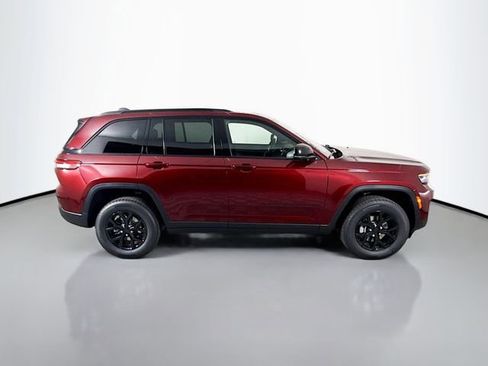 New 2025 Jeep Grand Cherokee Altitude image 8