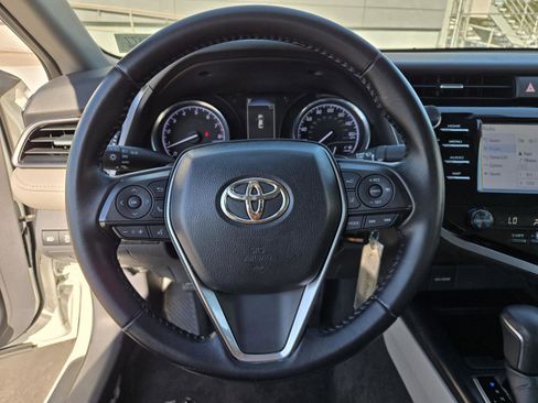 Used 2019 Toyota Camry SE image 14