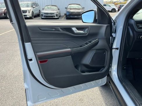Used 2025 Ford Escape ST-Line Select image 19