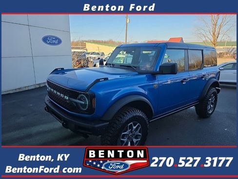 New 2025 Ford Bronco Badlands image 1