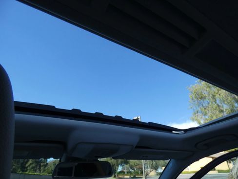 Used 2016 Mercedes-Benz E 350 Sedan w/ Premium Package image 43