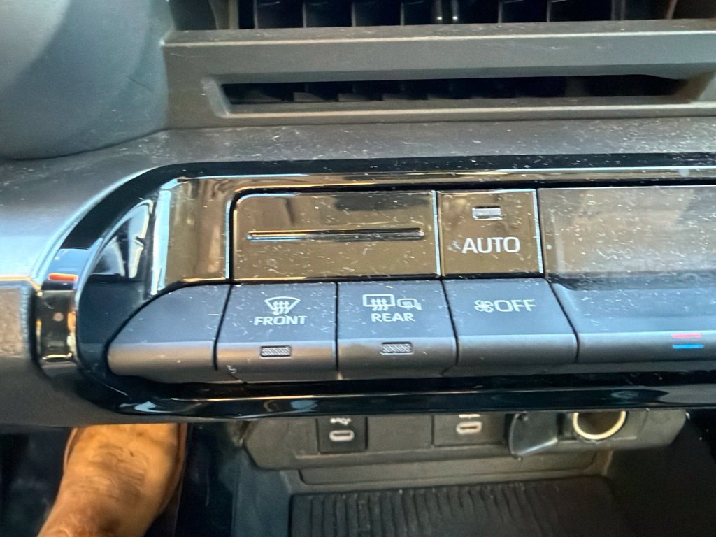 Used 2023 Toyota Prius LE FWD image 26