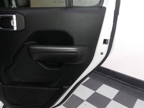 Used 2018 Jeep Wrangler Unlimited Sport S AWD/4WD image 24