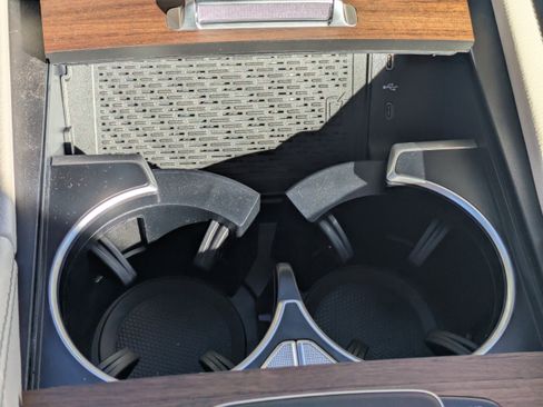 Used 2026 Mercedes-Benz GLS 450 4MATIC image 27