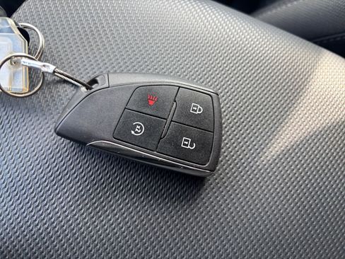 Used 2025 Chevrolet Equinox LT FWD image 22