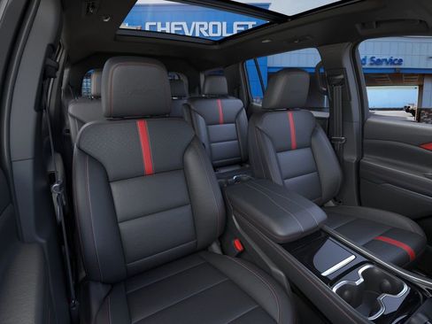 New 2026 Chevrolet Traverse RS w/ LPO, Floor Liner Package image 17