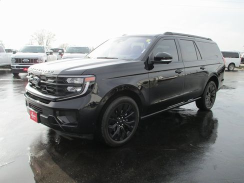 Used 2025 Ford Expedition Max Platinum w/ Stealth Appearance Package image 11