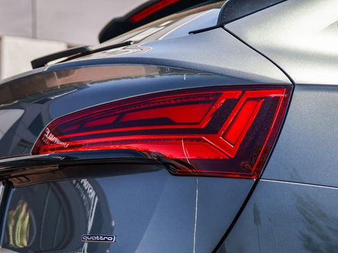 Certified 2025 Audi Q5 2.0T Premium Plus w/ Premium Plus Package image 7