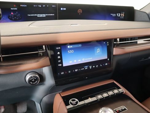 New 2025 Lincoln Navigator Reserve image 6