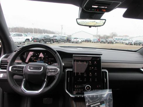 New 2026 GMC Acadia Denali Ultimate AWD/4WD image 17