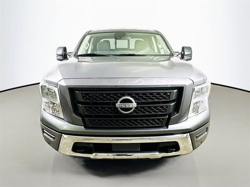 Used 2024 Nissan Titan SV w/ SV Convenience Package image 2
