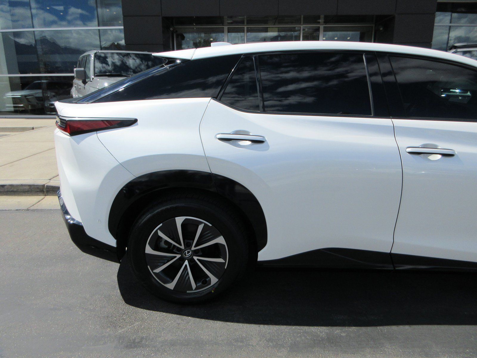 Used 2023 Lexus RZ 450e Premium w/ Technology Package AWD/4WD image 10