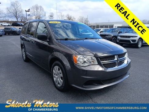 Used 2019 Dodge Grand Caravan SE w/ UConnect Hands-Free Group FWD image 7