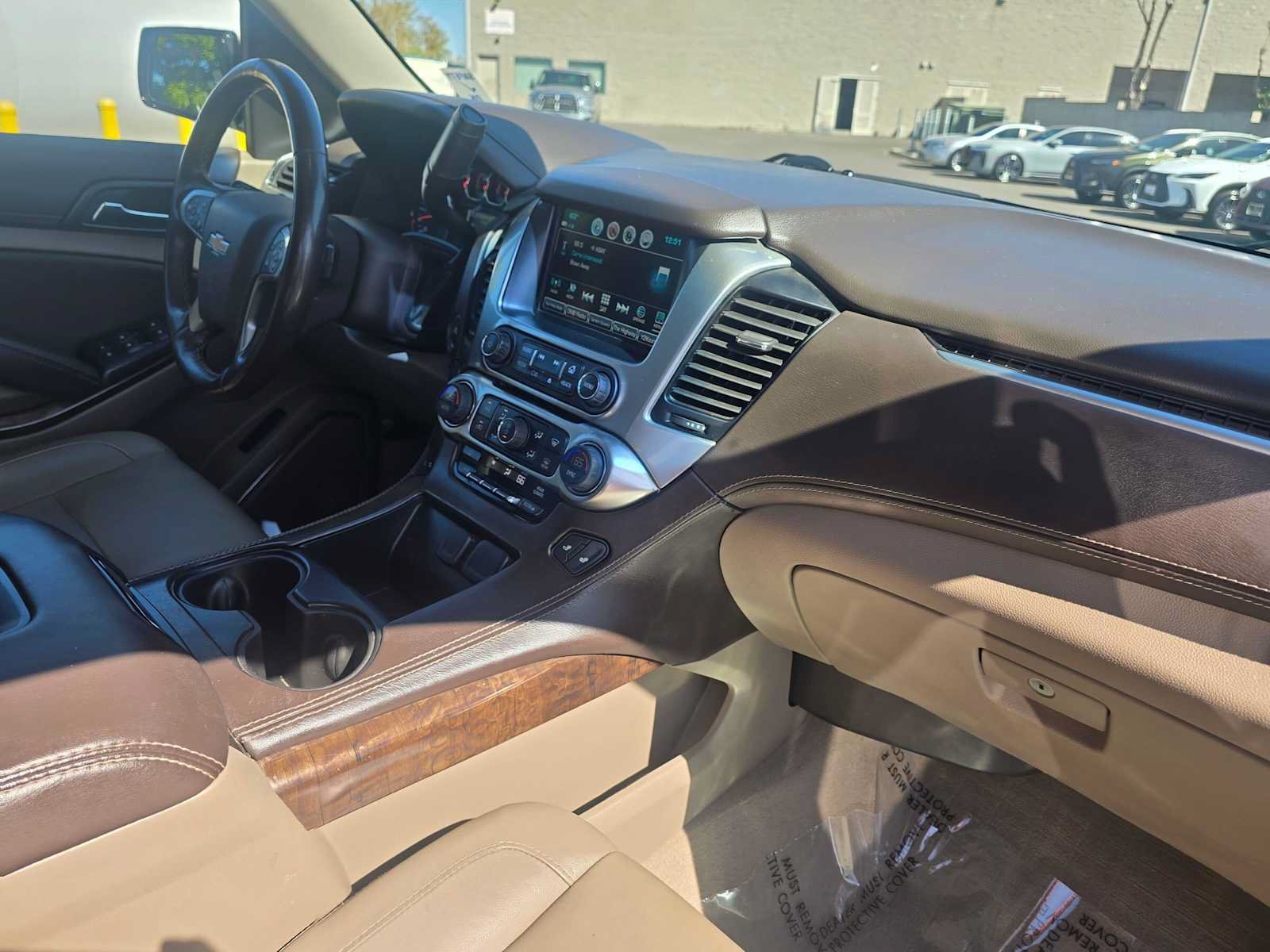 Used 2019 Chevrolet Suburban LT w/ Luxury Package AWD/4WD image 11