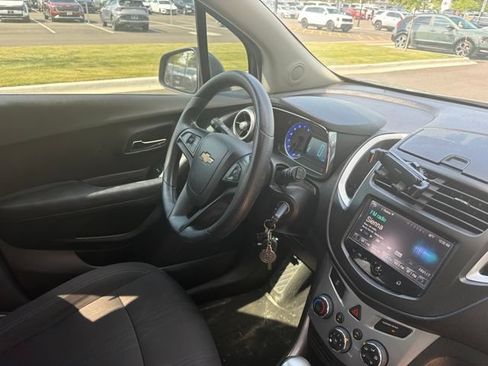 Used 2016 Chevrolet Trax LT AWD/4WD image 12