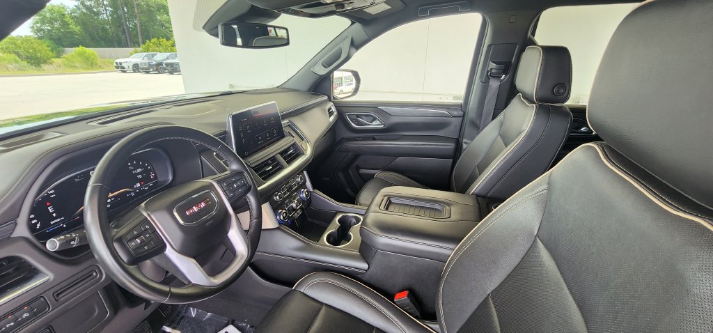 Used 2023 GMC Yukon SLT AWD/4WD image 18