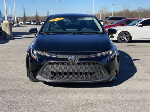 Used 2022 Toyota Corolla LE image 2