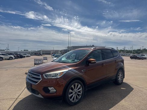 Used 2017 Ford Escape Titanium image 7