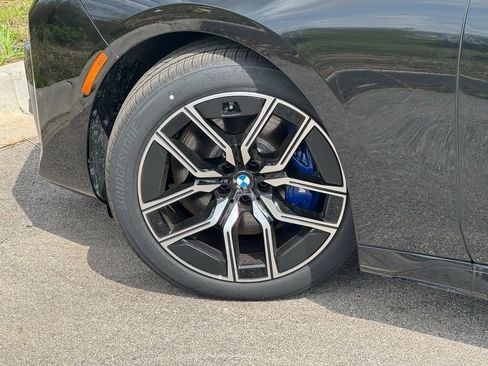 New 2026 BMW 760i xDrive w/ Premium Package AWD/4WD image 11