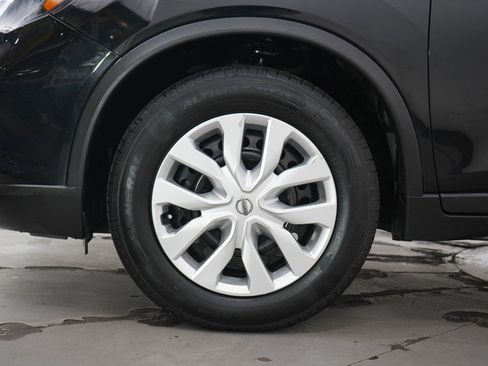 Used 2018 Nissan Rogue S FWD image 28