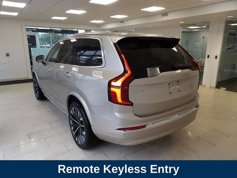 Certified 2025 Volvo XC90 T8 Plus image 9
