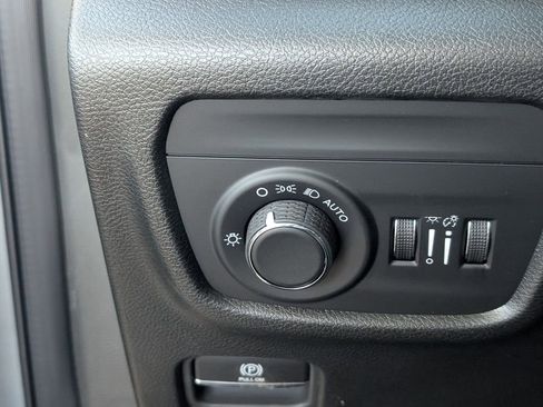 New 2025 Jeep Grand Cherokee L Laredo RWD image 24