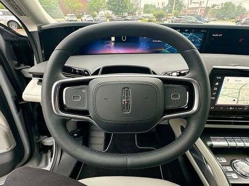 New 2026 Lincoln Nautilus Premier AWD/4WD image 18