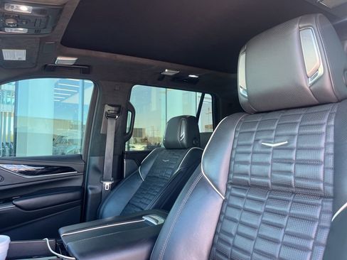 Used 2023 Cadillac Escalade V image 4