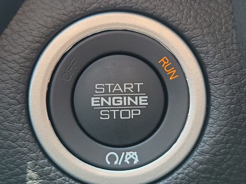 Used 2025 RAM 1500 Big Horn AWD/4WD image 26