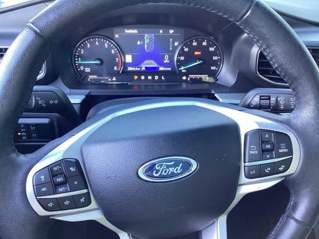 Used 2024 Ford Explorer XLT w/ Equipment Group 202A AWD/4WD image 30