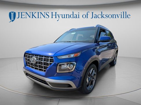 New 2025 Hyundai Venue SEL FWD image 7