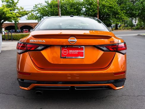 Used 2025 Nissan Sentra SR w/ SR Premium Package FWD image 5