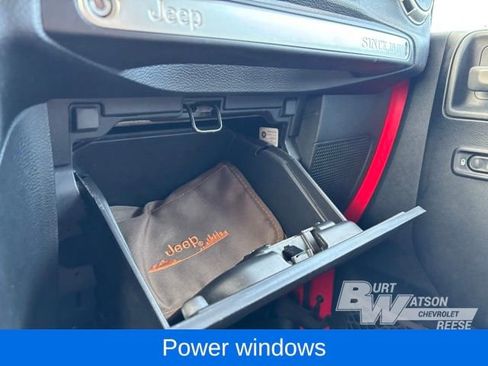 Used 2018 Jeep Wrangler Unlimited Sahara w/ Connectivity Group image 33