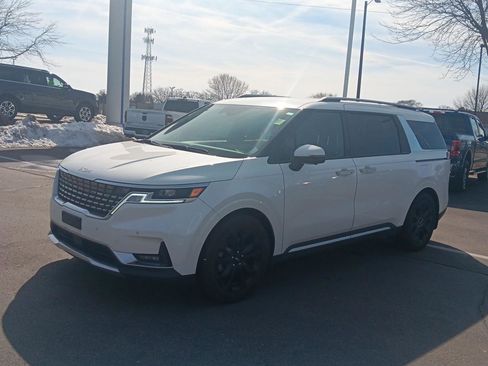 Used 2022 Kia Carnival SX image 10