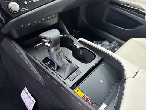 New 2025 Lexus ES 350 Ultra Luxury image 14
