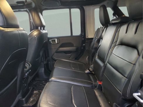 Used 2023 Jeep Wrangler Sahara image 9