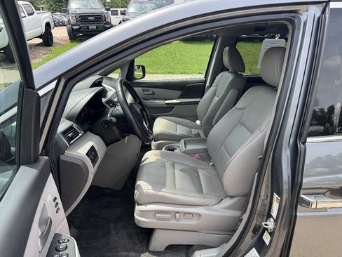 Used 2011 Honda Odyssey Touring image 11