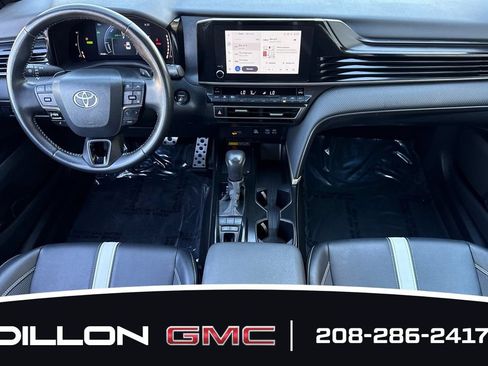 Used 2025 Toyota Camry SE FWD image 13
