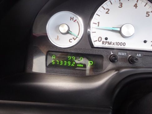 Used 2003 Ford Thunderbird Deluxe image 21