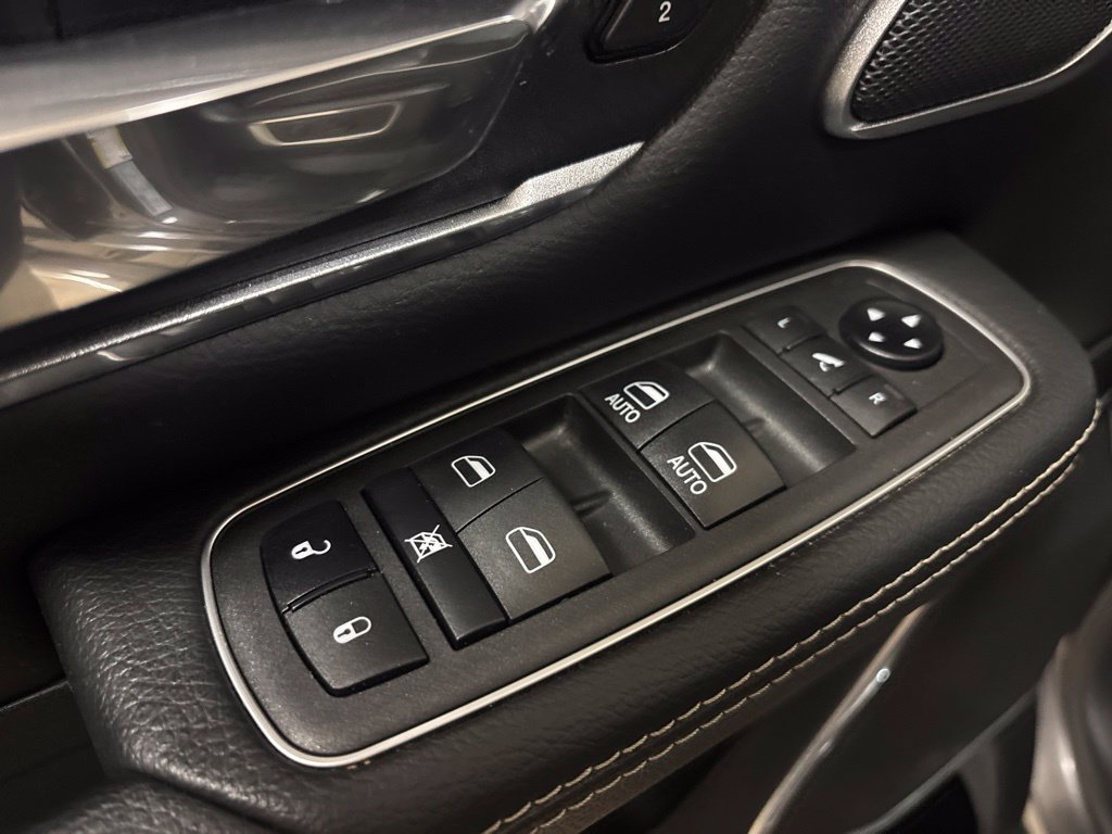 Used 2021 RAM 1500 Laramie AWD/4WD image 29