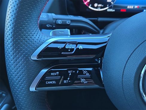 Certified 2025 Mercedes-Benz GLA 250 image 21