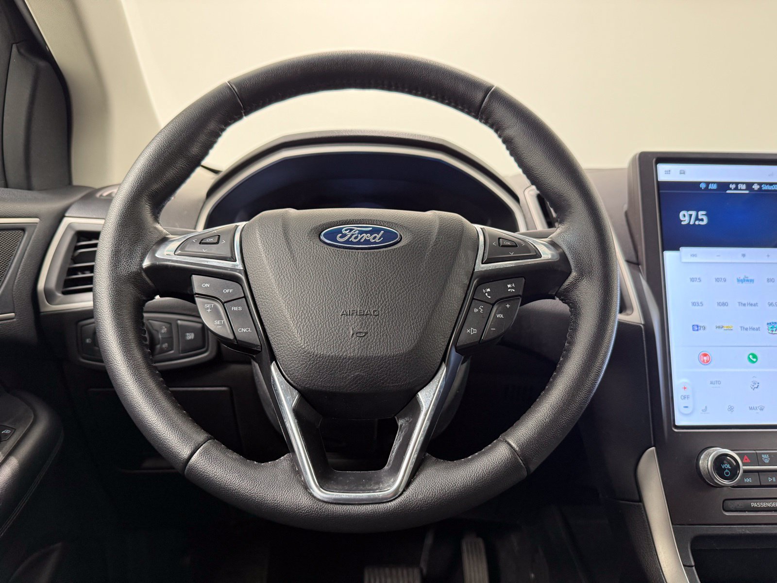 Used 2021 Ford Edge SEL FWD image 19